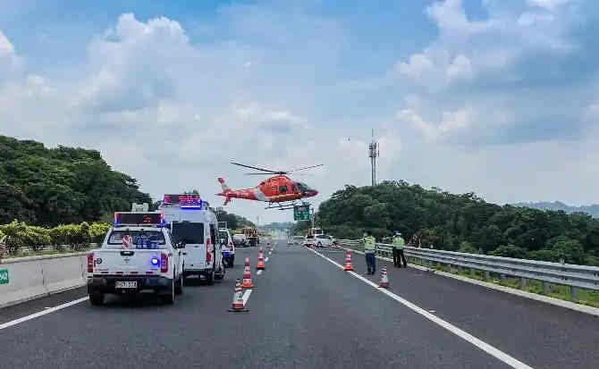 普定高速公路汽车救援案例